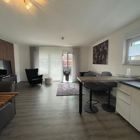 Exklusive Wohnung Zentral Mit Grossem Balkon Лосгайм Екстер'єр фото