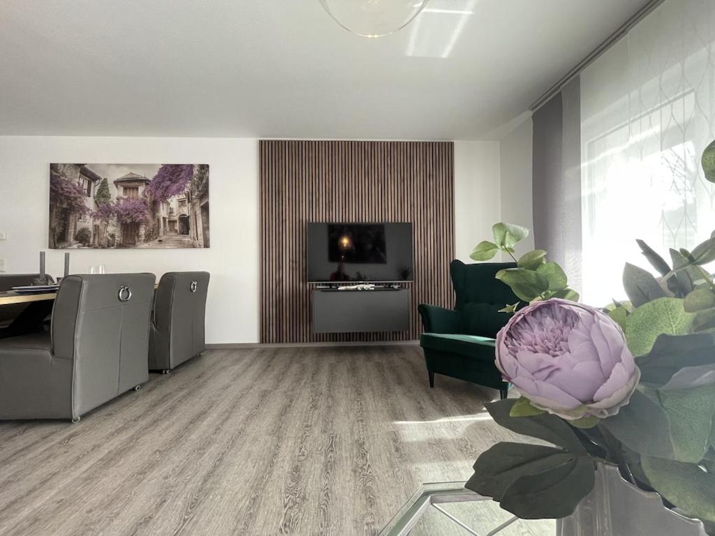 Exklusive Wohnung Zentral Mit Grossem Balkon Лосгайм Екстер'єр фото