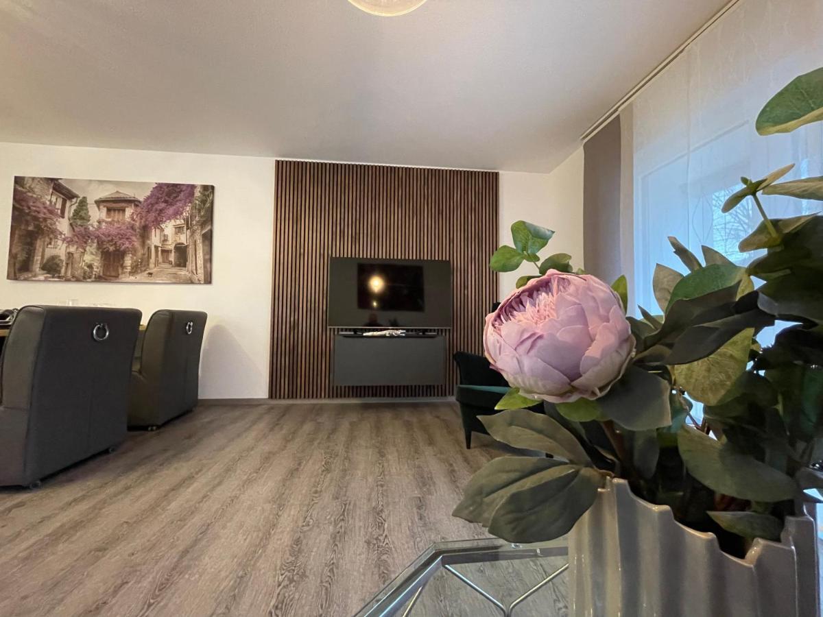 Exklusive Wohnung Zentral Mit Grossem Balkon Лосгайм Екстер'єр фото