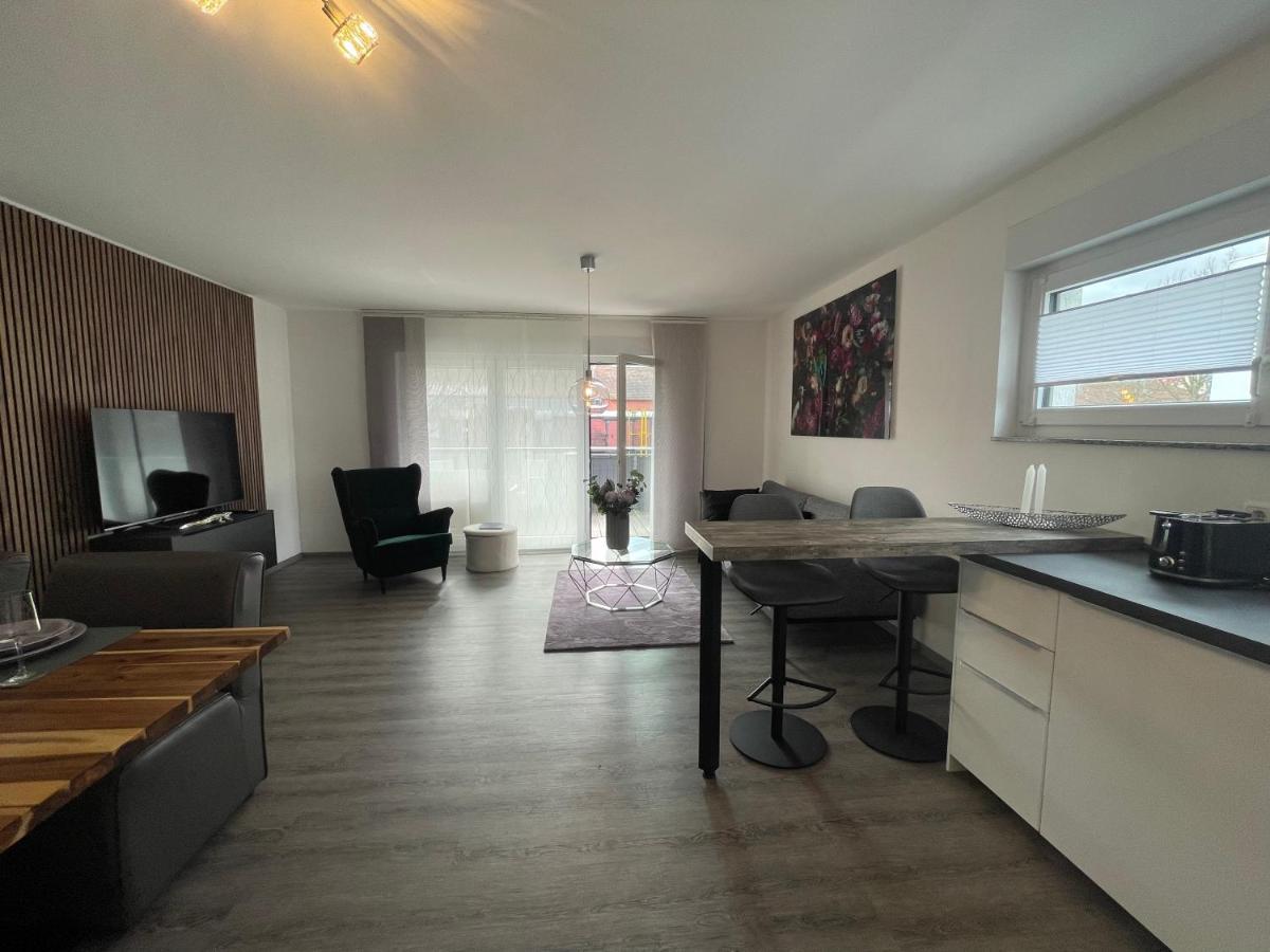 Exklusive Wohnung Zentral Mit Grossem Balkon Лосгайм Екстер'єр фото