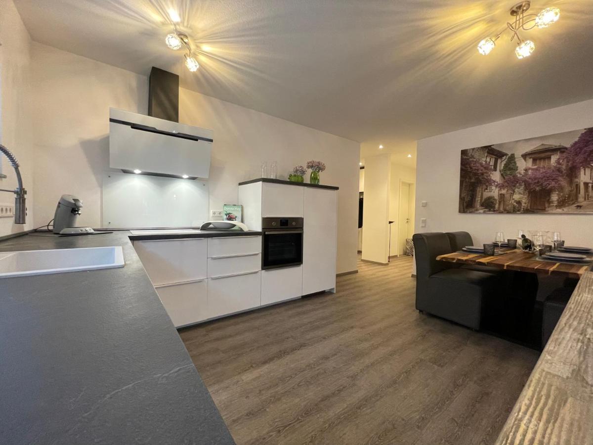 Exklusive Wohnung Zentral Mit Grossem Balkon Лосгайм Екстер'єр фото